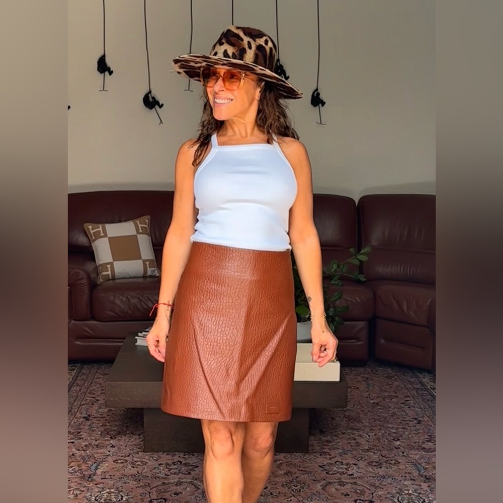 Elegant Brown Leather Skirt